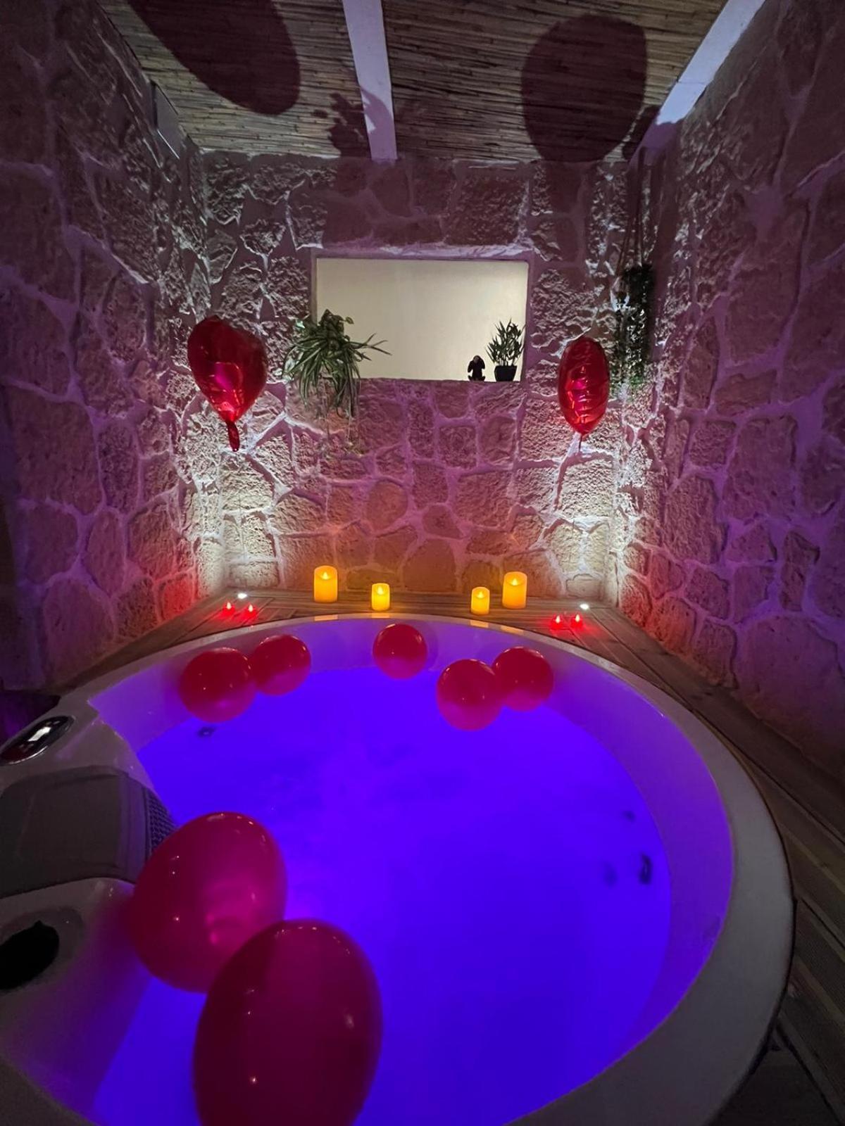 Les Spas De La Mer, Suite & Spa, Love Room, Plein Coeur Du Grau 르그로뒤후아 외부 사진
