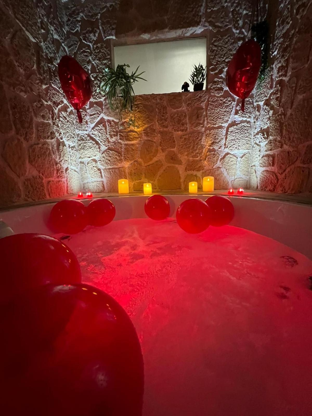 Les Spas De La Mer, Suite & Spa, Love Room, Plein Coeur Du Grau 르그로뒤후아 외부 사진